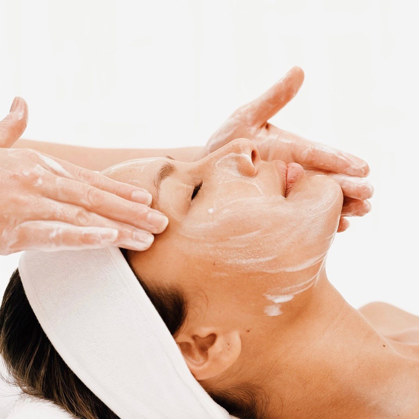 Kasvohoidot ja LED-valoterapia Tampere - Kauneushoitola Beautiful You